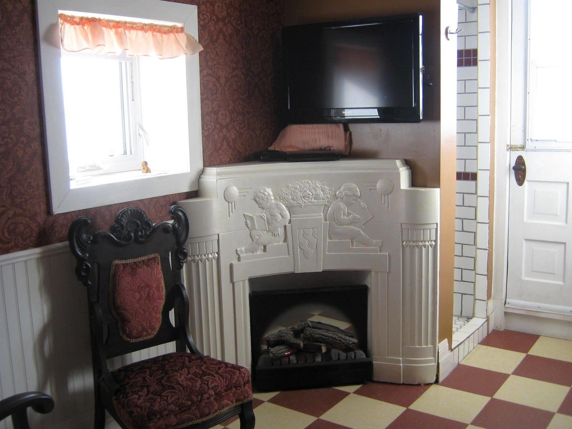 Wakamow Heights Bed&Breakfast Moose Jaw Exterior foto