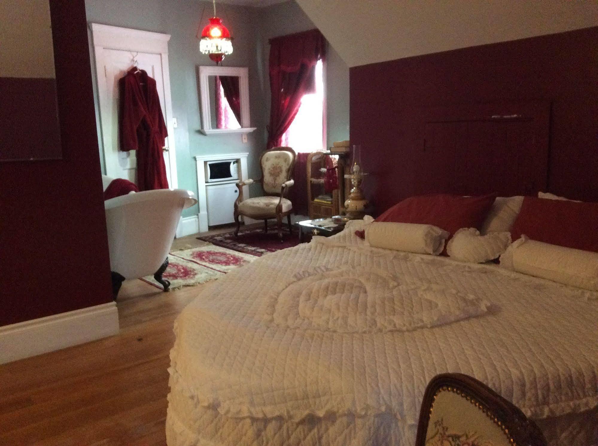 Wakamow Heights Bed&Breakfast Moose Jaw Exterior foto
