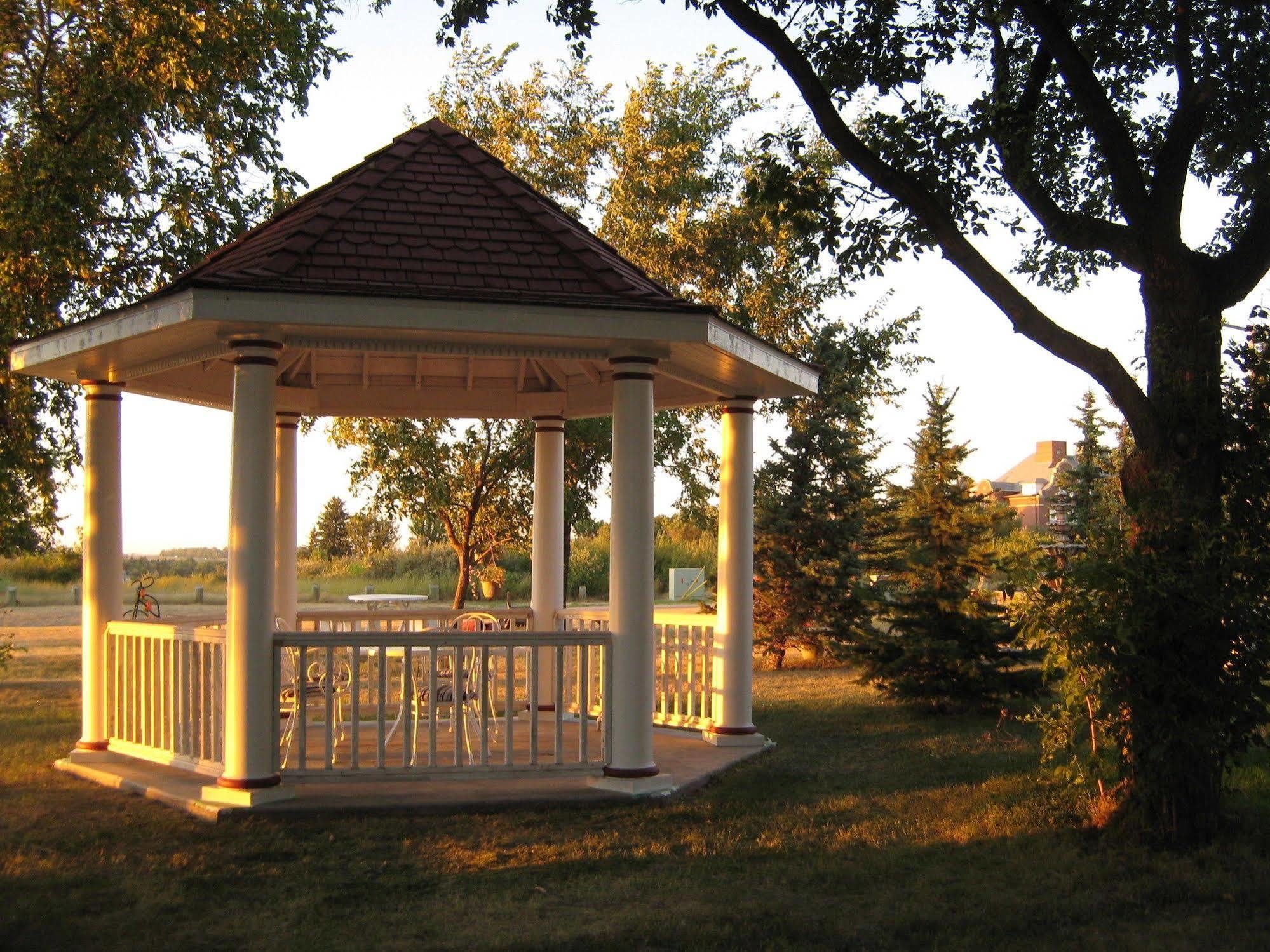 Wakamow Heights Bed&Breakfast Moose Jaw Exterior foto